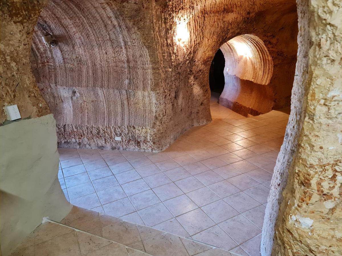 Underwood Court Fresh Dugout- Hosted By Coober Pedy Accommodations מראה חיצוני תמונה