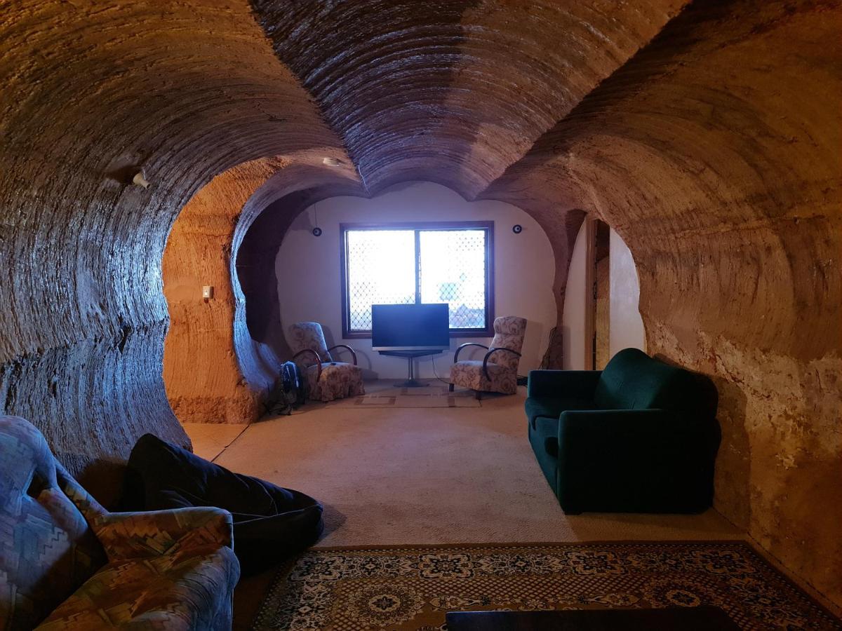 Underwood Court Fresh Dugout- Hosted By Coober Pedy Accommodations מראה חיצוני תמונה