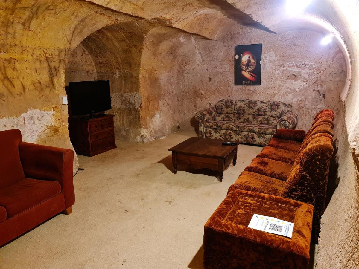 Underwood Court Fresh Dugout- Hosted By Coober Pedy Accommodations מראה חיצוני תמונה